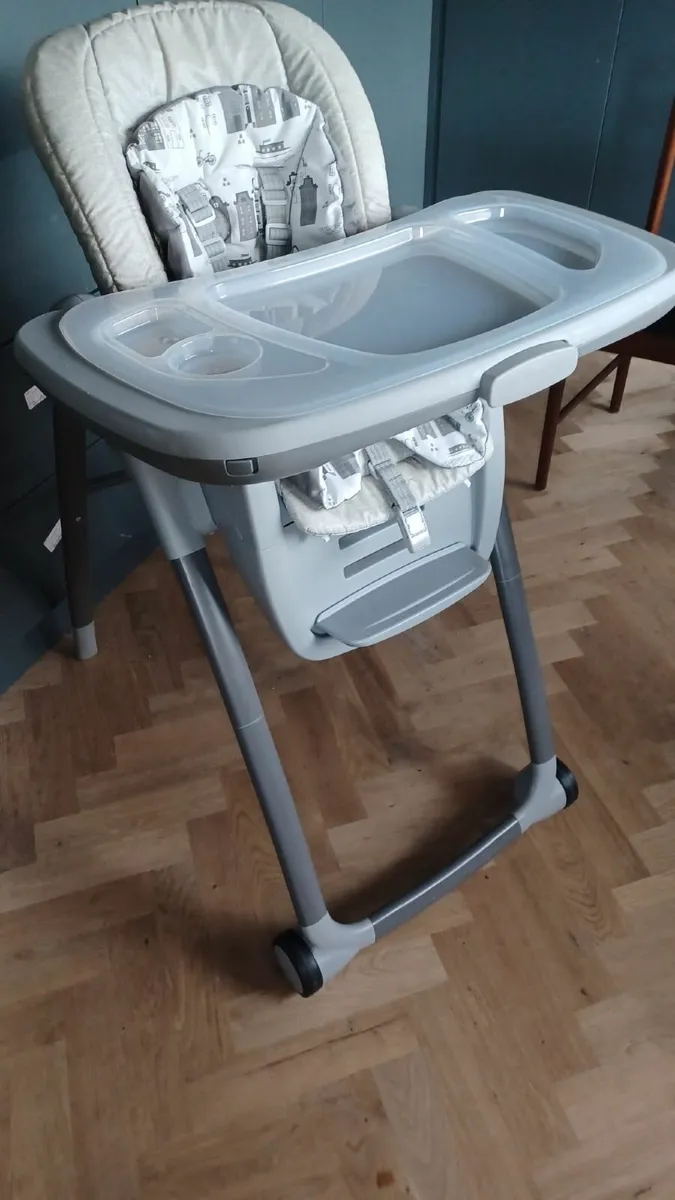 Joie 6 in 1 highchair - Image 3