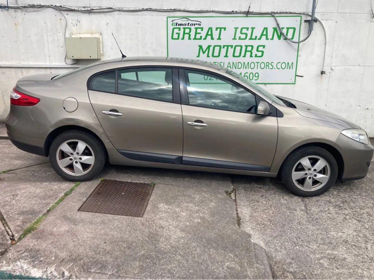 Renault Fluence 1.5 DCI 90 Dynamique 4 4DR - Image 4