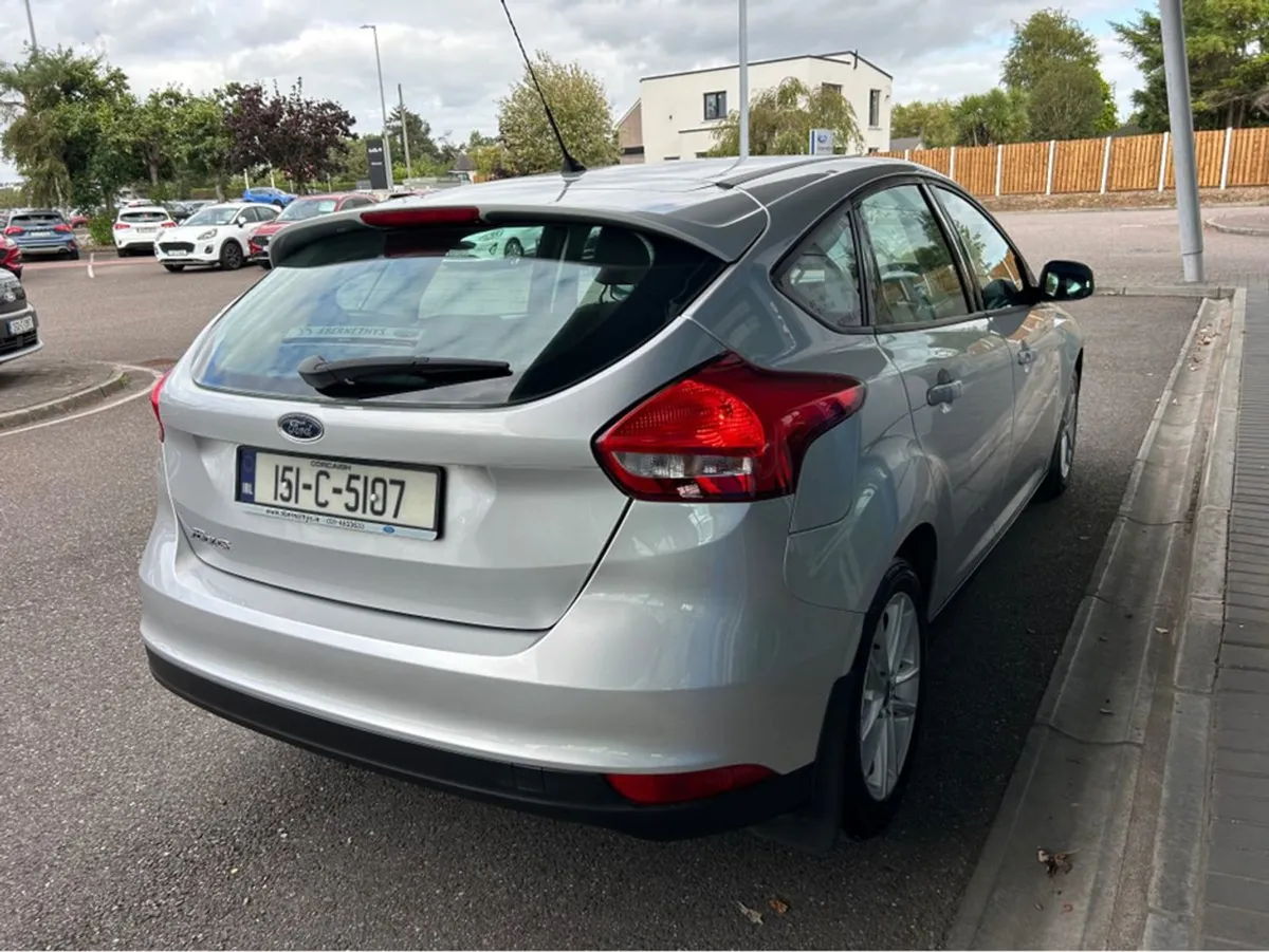 Ford Focus Style 1.6 Tdci 95ps 5DR 4DR - Image 2