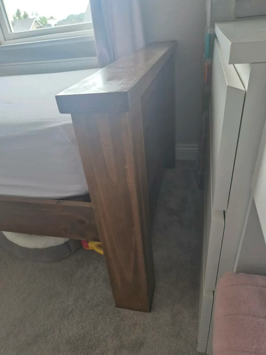 Single Bed - Image 2