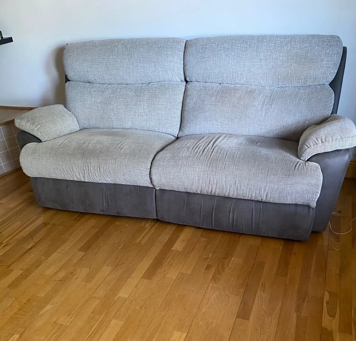 Recliner couches - Image 3