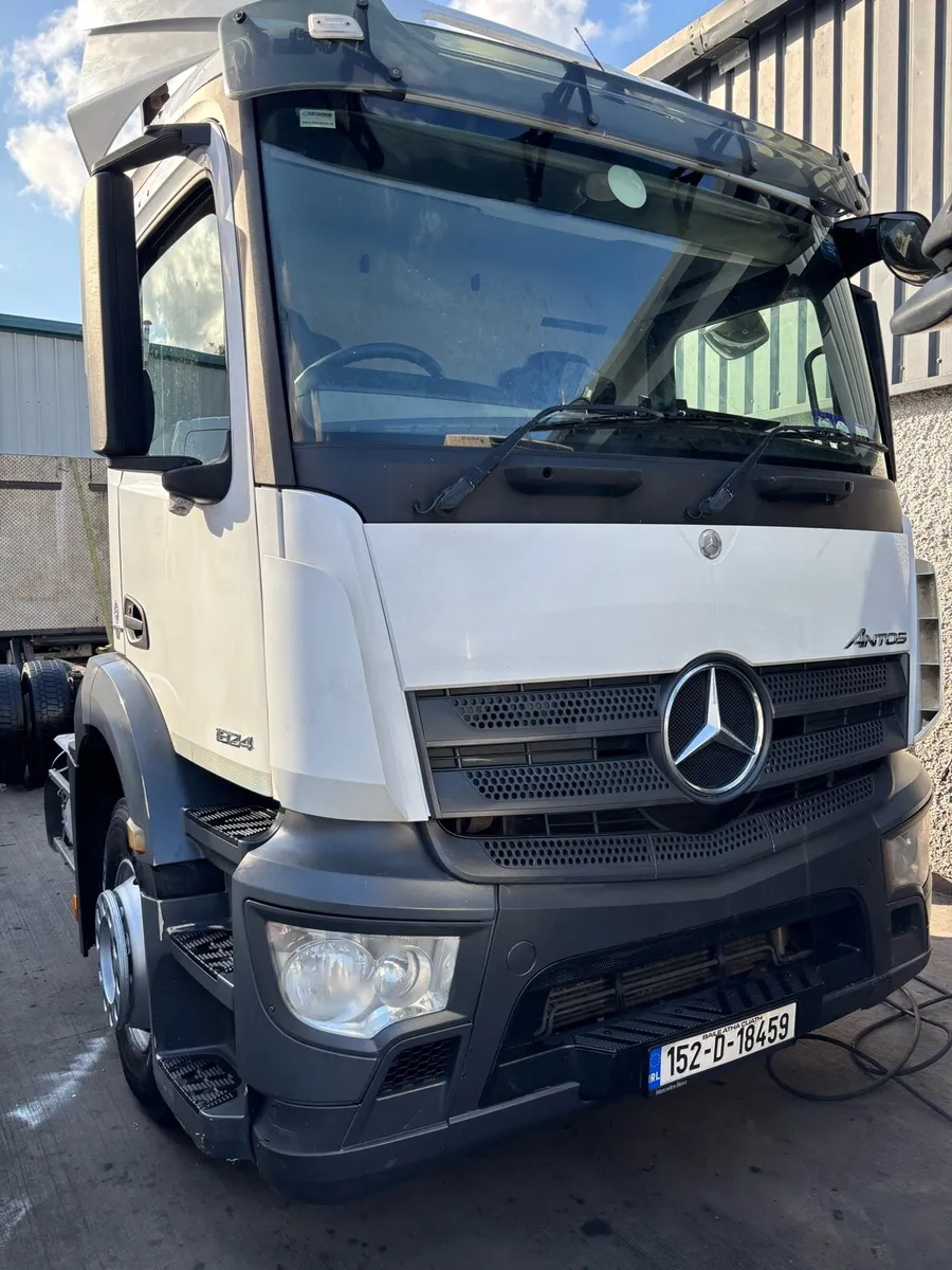 Mercedes Antus 1824 - Image 1