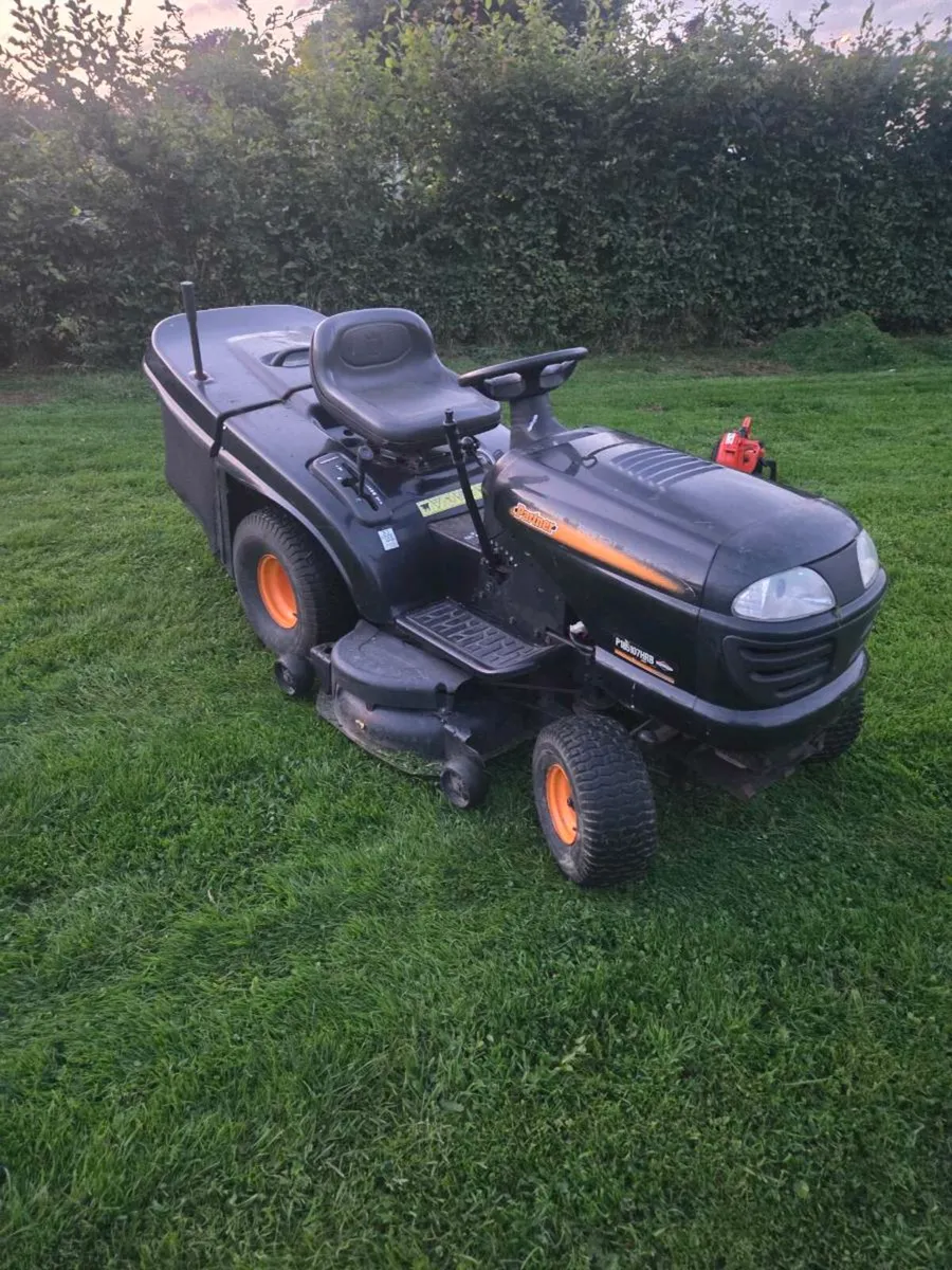 Ride on mower - Image 2