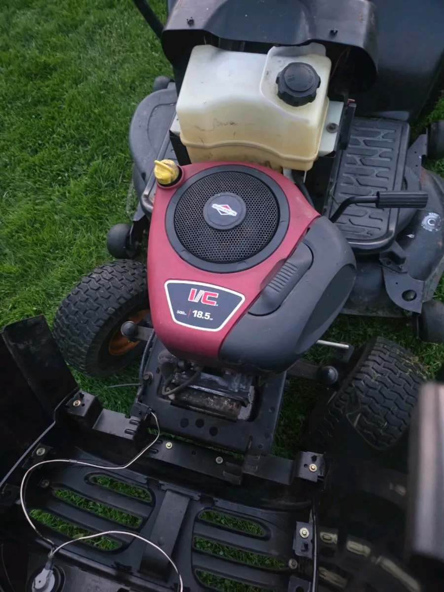 Ride on mower - Image 4