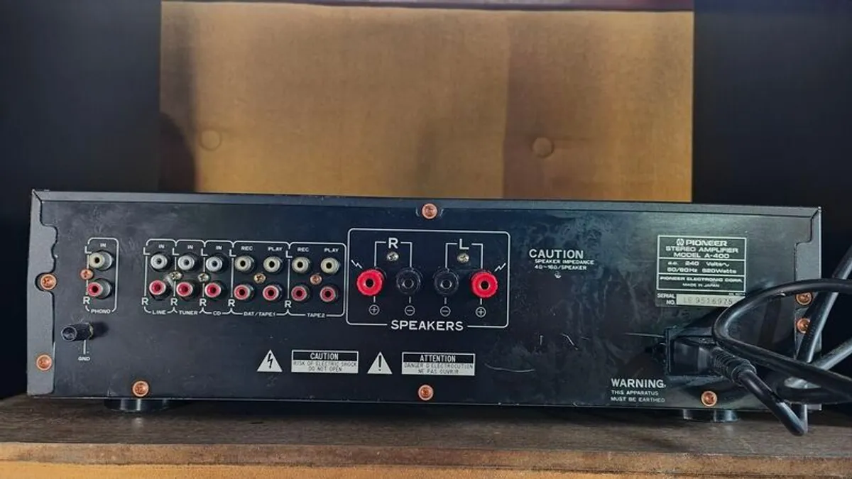Pioneer A-400 with speakers - Image 3