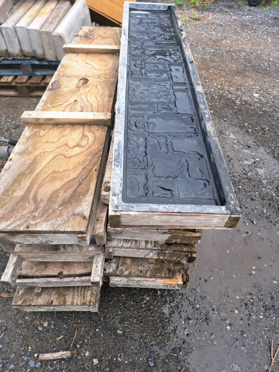 Rockface panels and h post moulds - Image 1