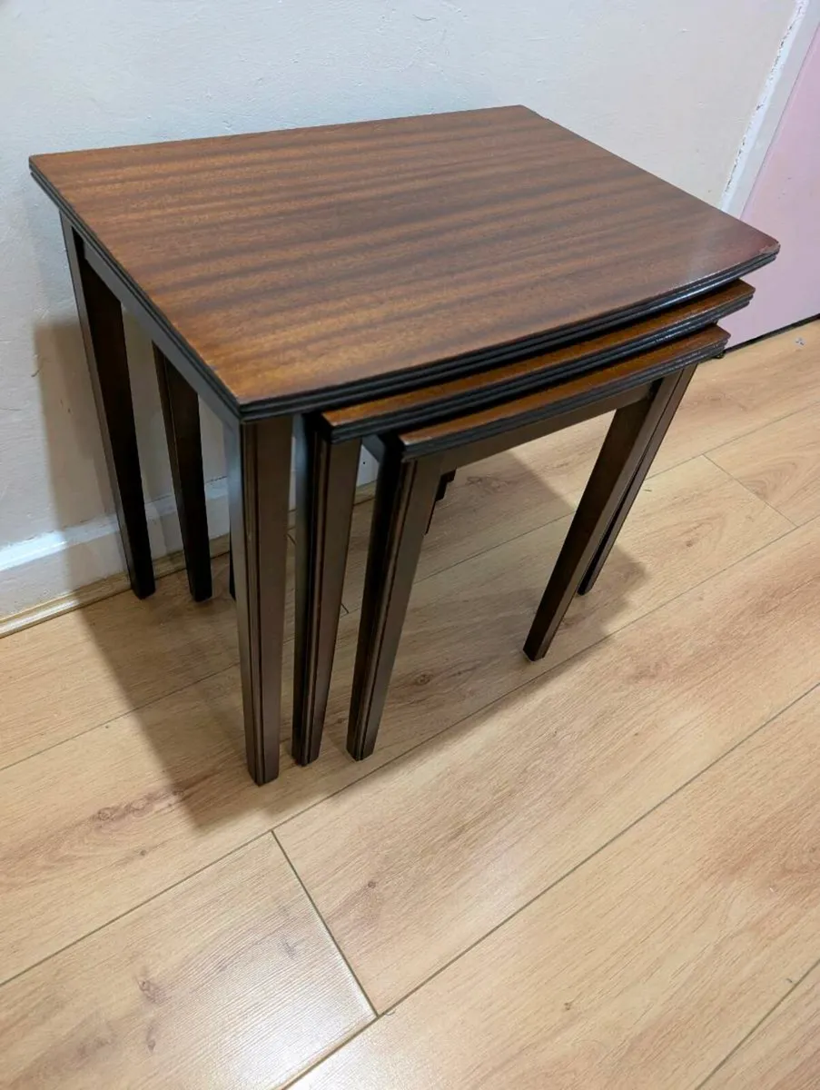 VINTAGE MAHOGANY VENEER NESTING TABLES - Image 4