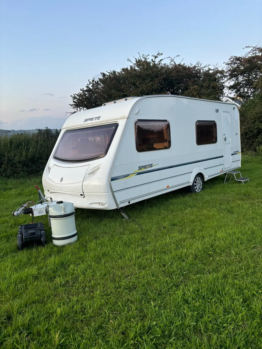 6 berth family Caravan - Image 1