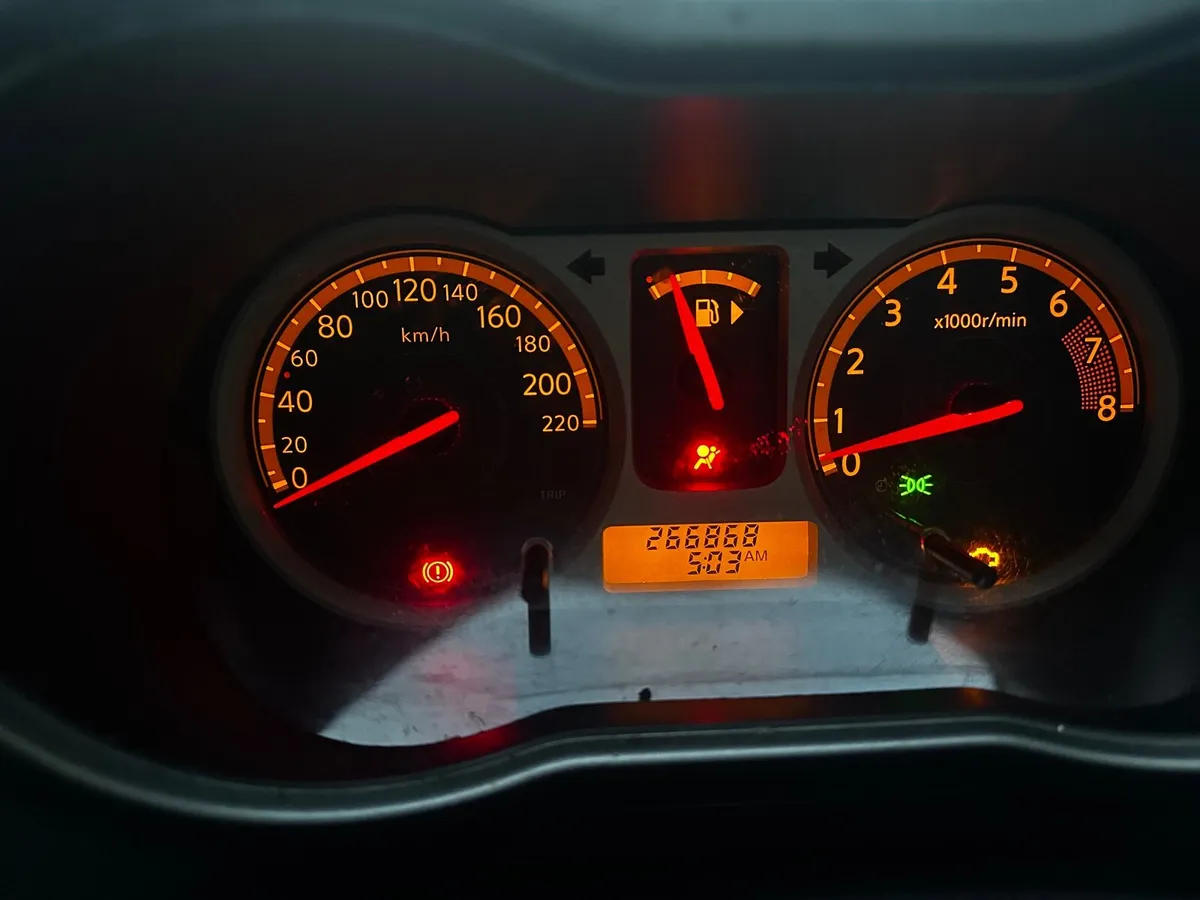 Nissan Note 2006 taxed and NCT engine light - Image 2