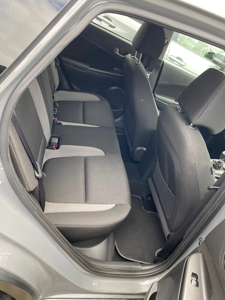 Car - Image 3