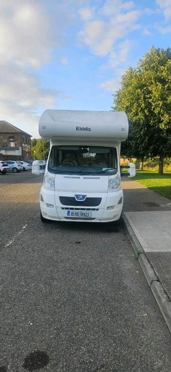 Campers. Peugeot 6. Berth - Image 1