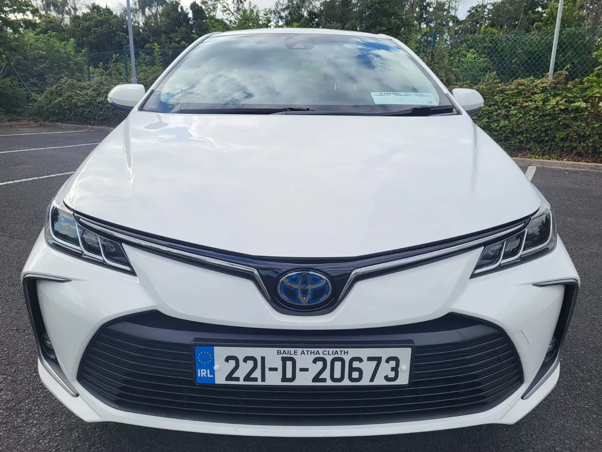 2022 TOYOTA COROLLA 1.8 LUNA HYBRID AUTOMATIC - Image 4