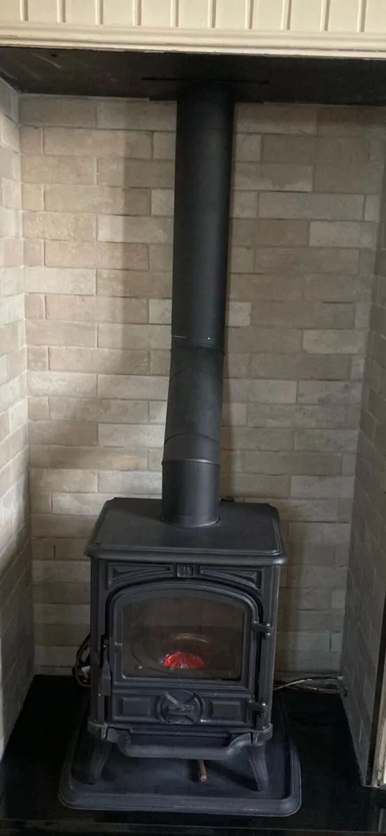 Oil stove - Image 1