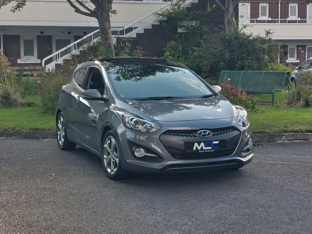 Hyundai i30 *PANORAMIC ROOF* Diesel 2013 - Image 3