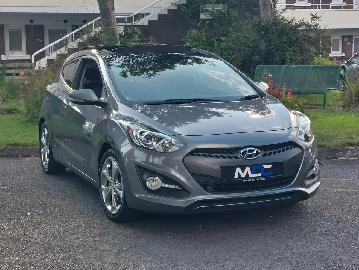 Hyundai i30 *PANORAMIC ROOF* Diesel 2013 - Image 4