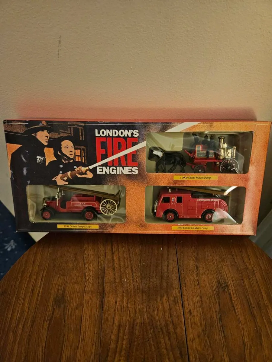 Corgi Lledo Londons Fire Engines - Image 1