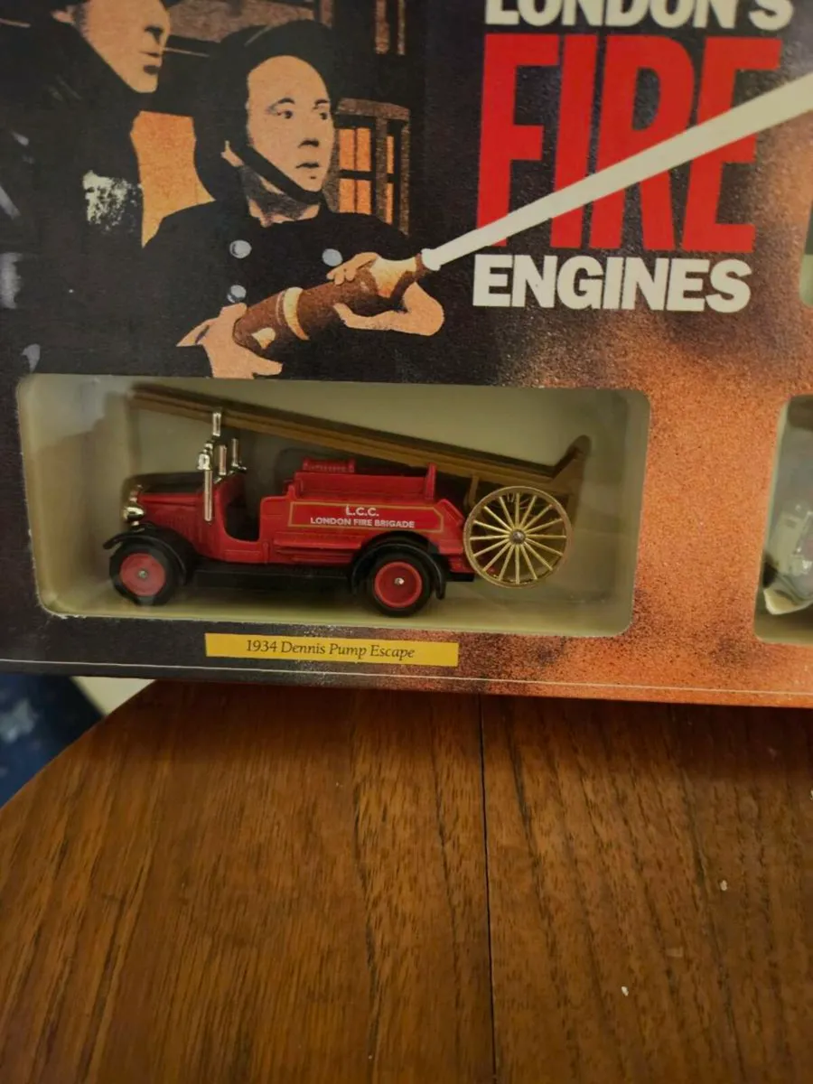 Corgi Lledo Londons Fire Engines - Image 3
