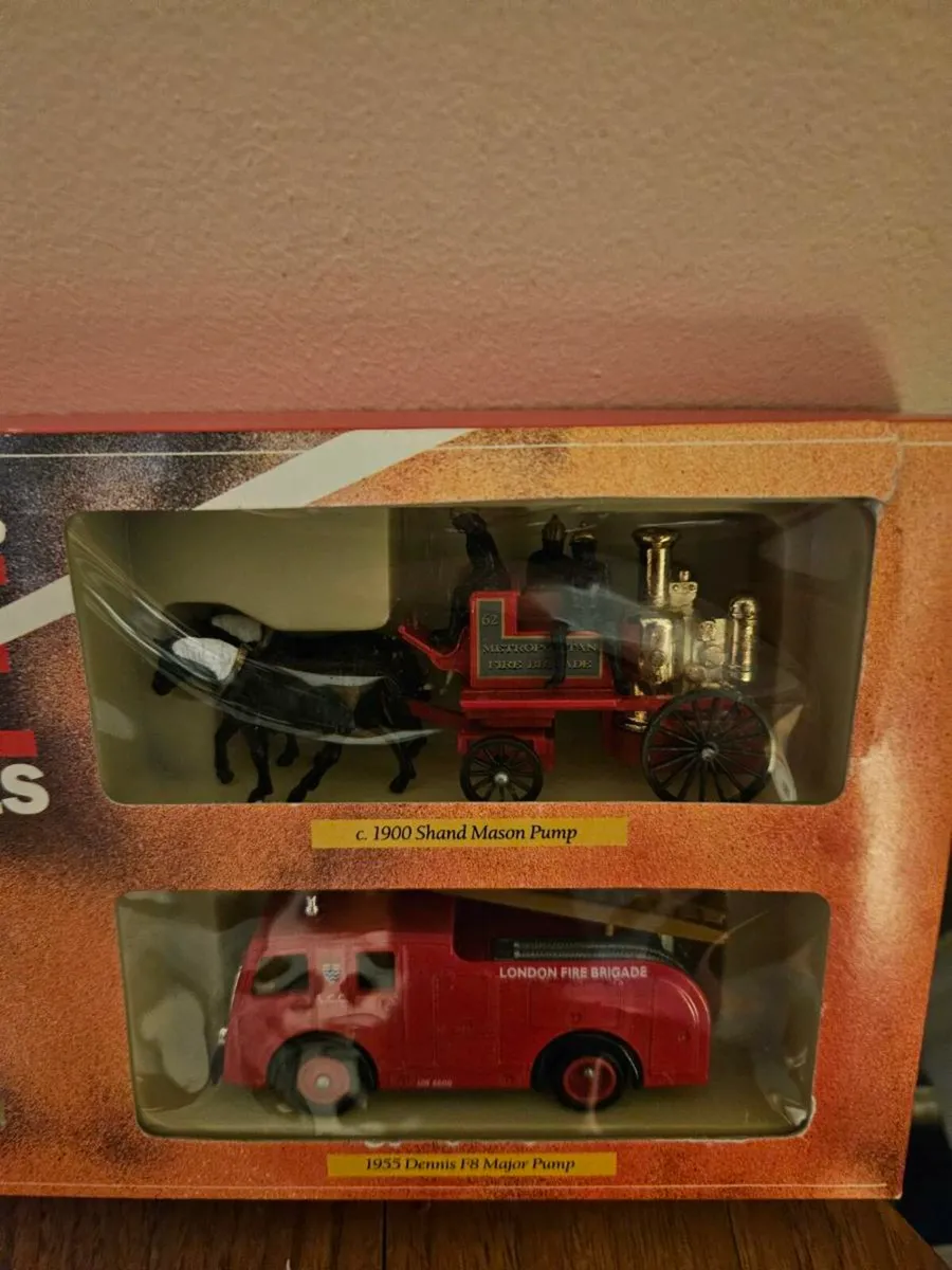 Corgi Lledo Londons Fire Engines - Image 4
