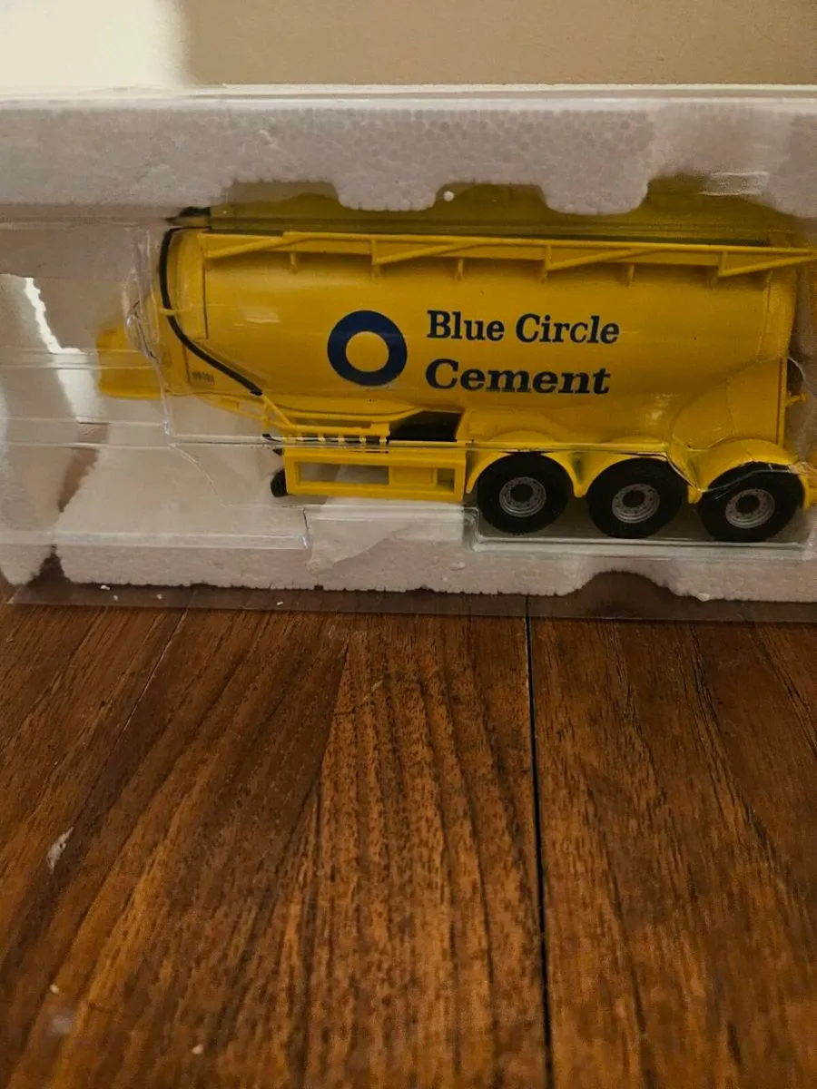 Corgi Blue Circle Cement Trailer - Image 3