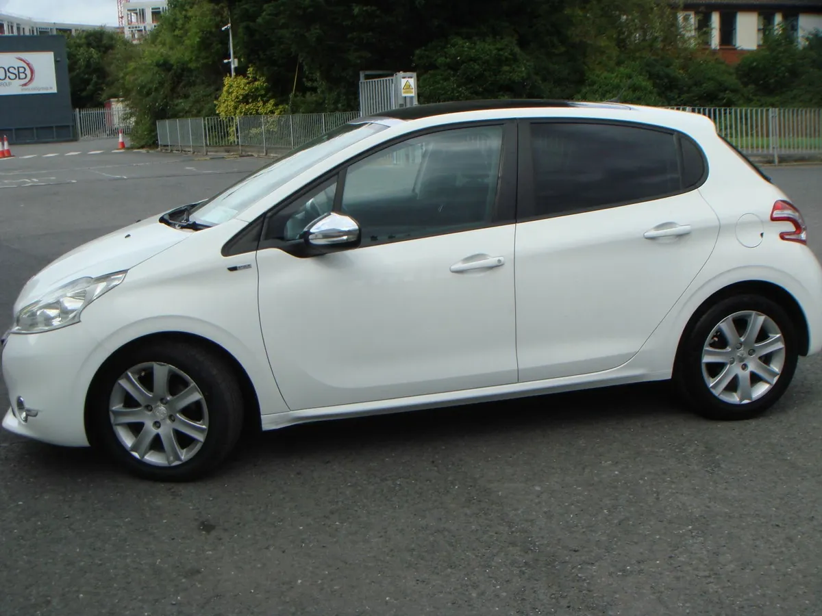 Peugeot 208 diesel 2015 - Image 2
