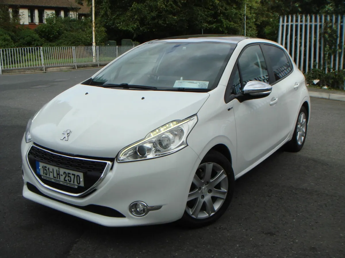 Peugeot 208 diesel 2015 - Image 1