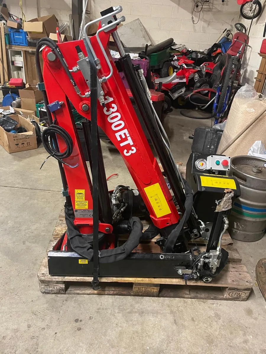 Crane legs and base - Image 2
