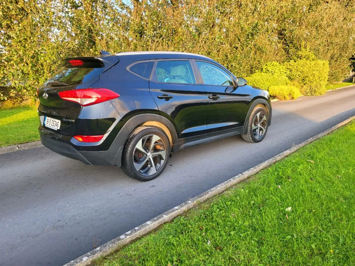HYUNDAI  TUSCON EXECUTIVE LOW KMS - Image 2