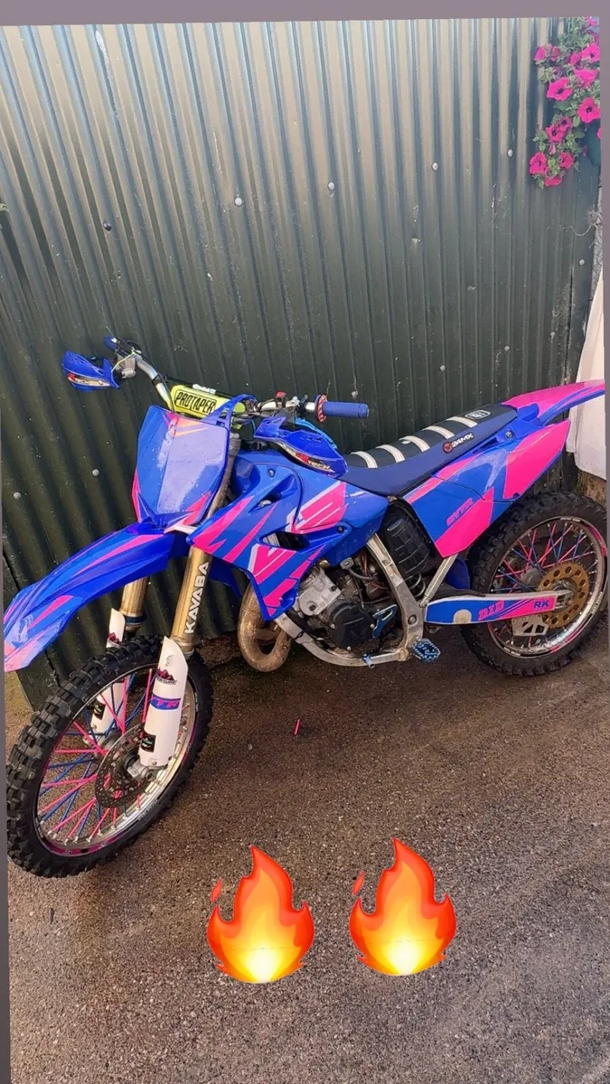 Yamaha yz 125 2005 - Image 2