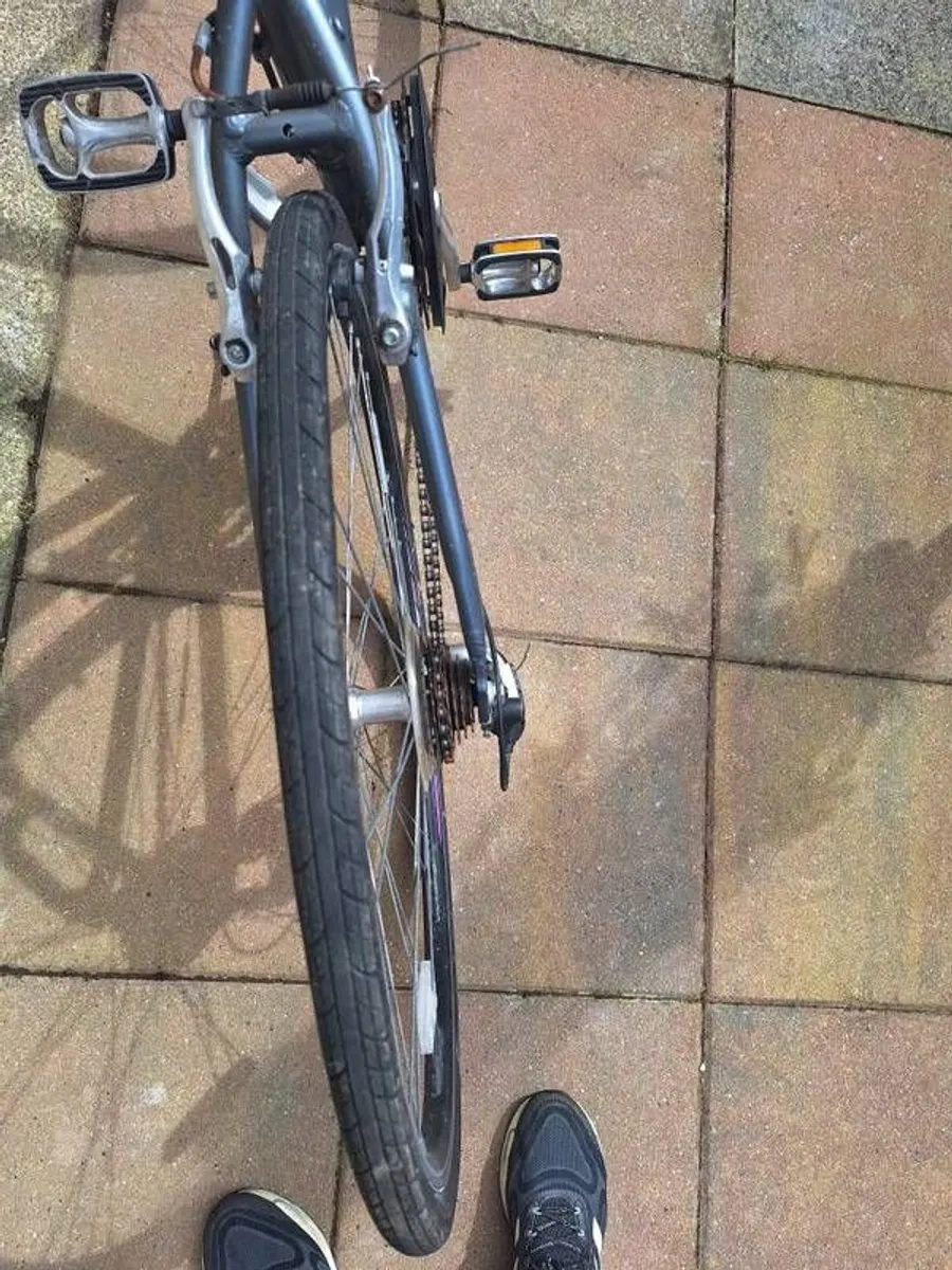 Ladies Hybrid Bike - Image 4