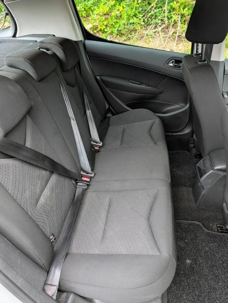 Peugeot 308 2010 - Image 3
