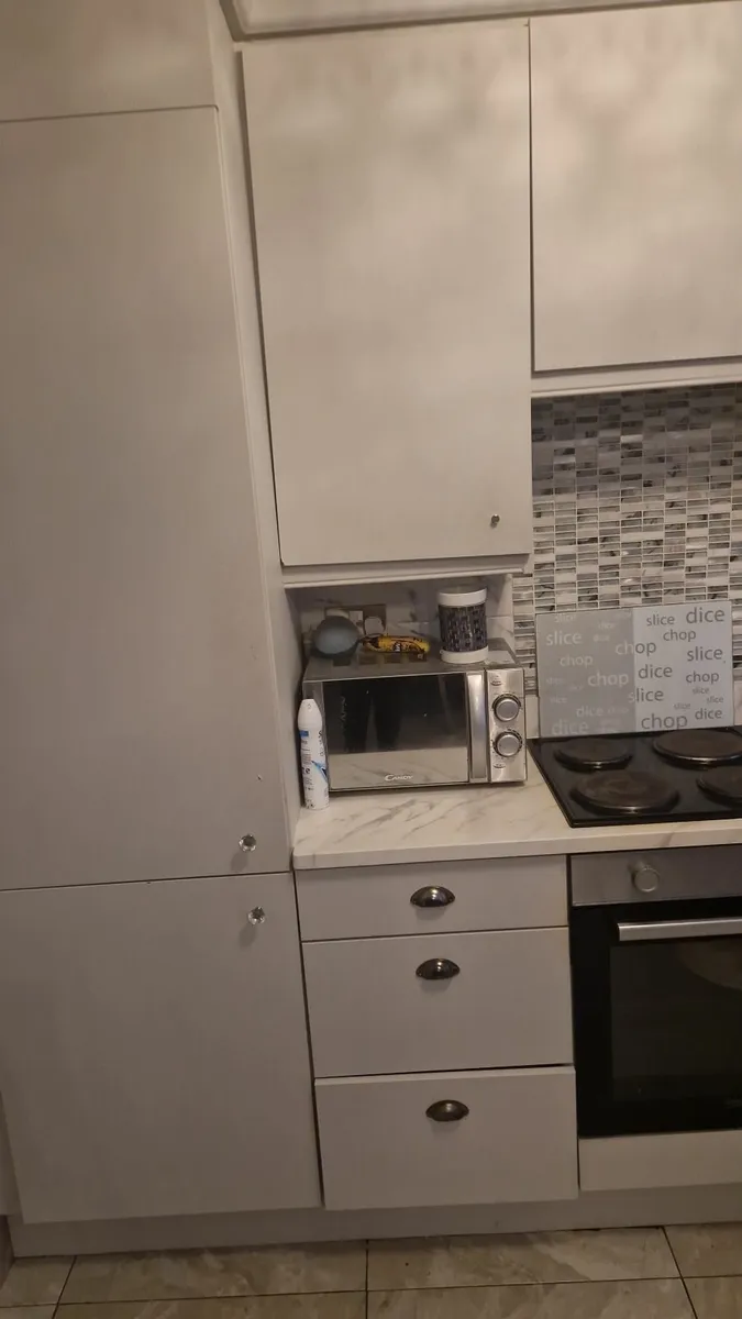Kitchen presses and granite - Image 2