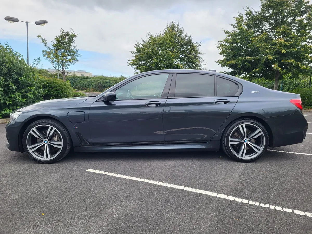 2017 BMW 740E M SPORT PHEV HYBRID AUTO - Image 3