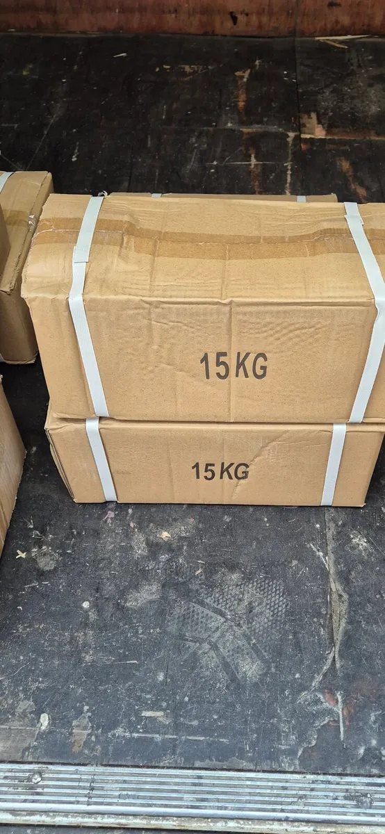 Brand new 2x15 kilo hex dumbbells - Image 1