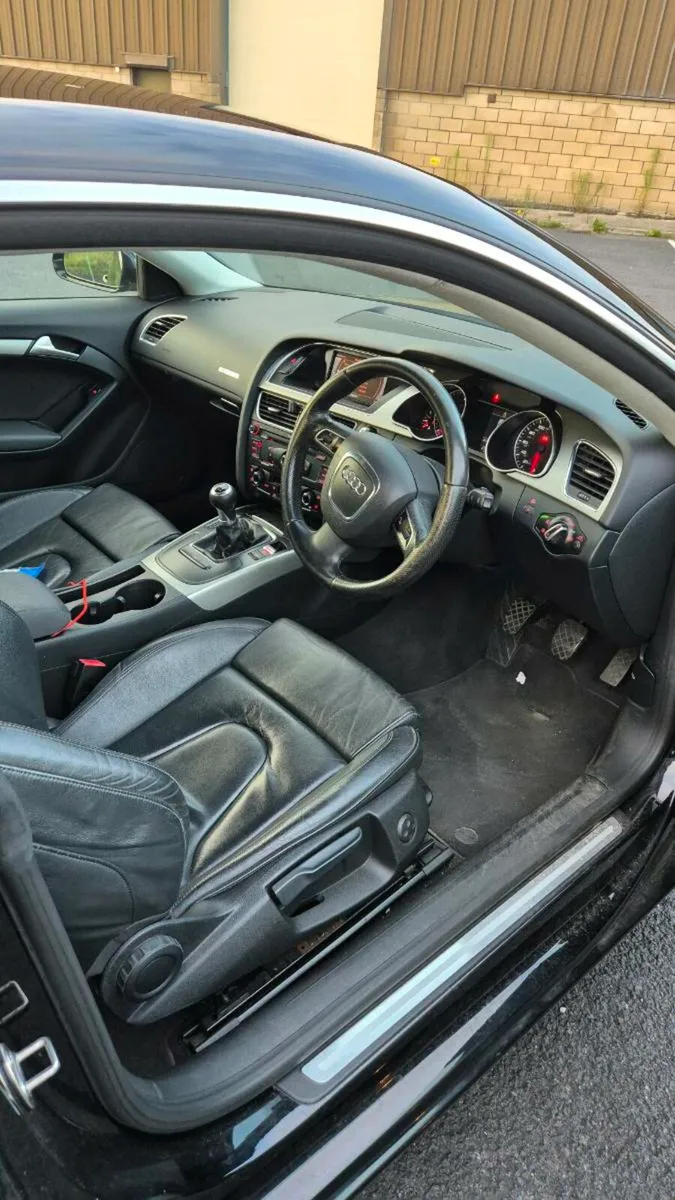 Audi  a5 2.0tdi 2009year - Image 4