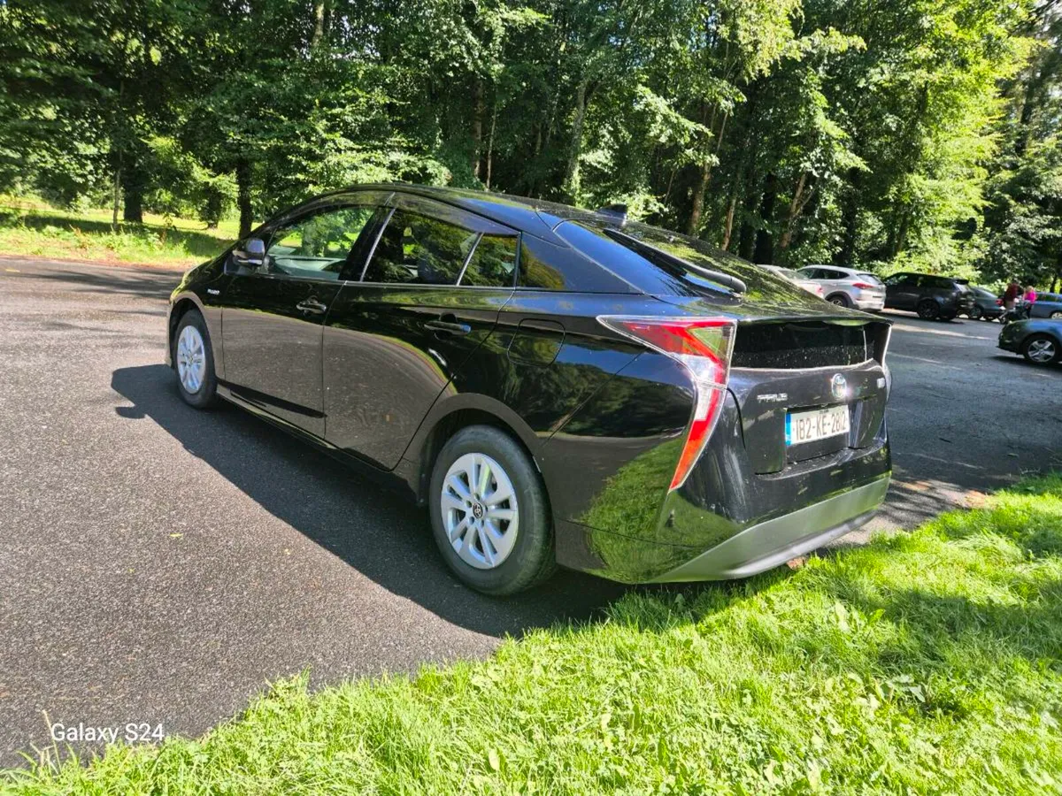 Toyota prius - Image 3