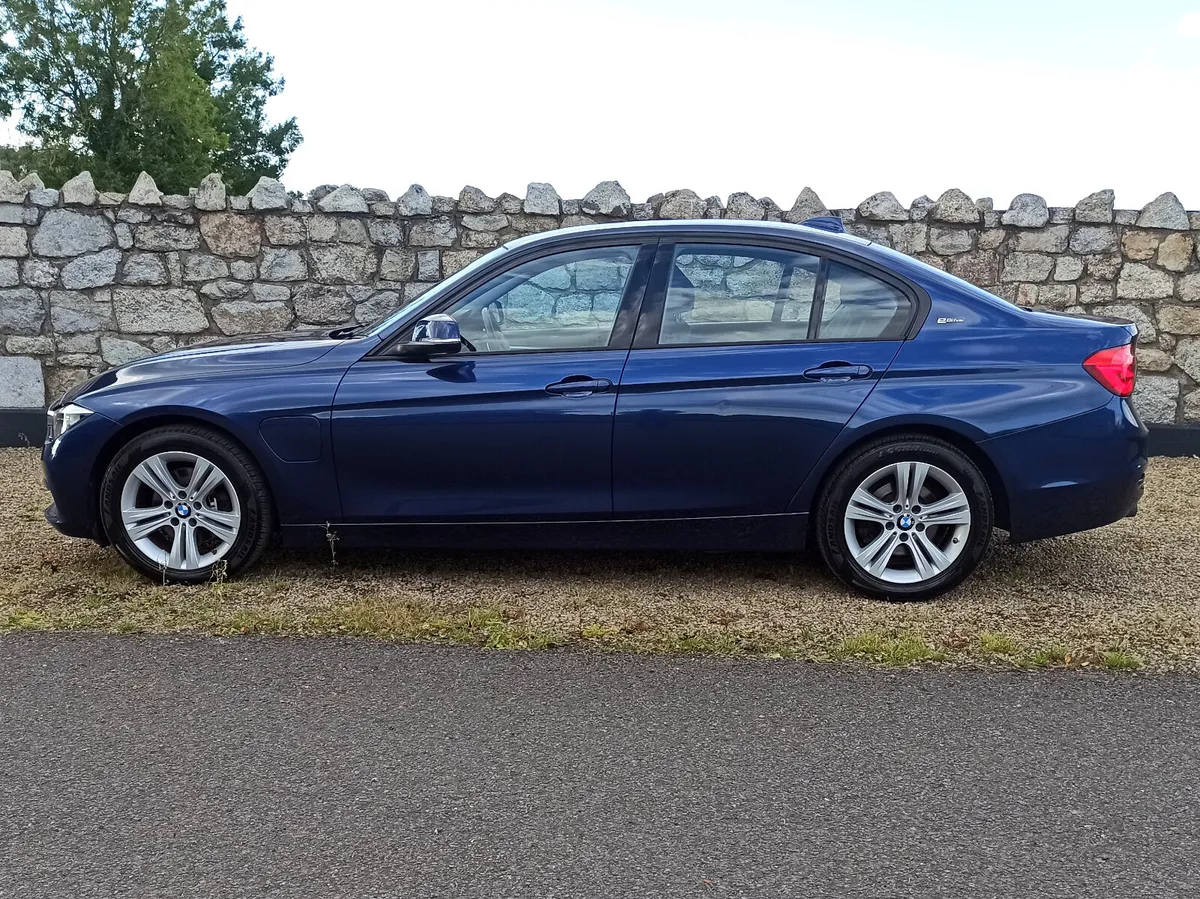 161 BMW 330e SPORT Mediterranean Blue • 75mls - Image 4