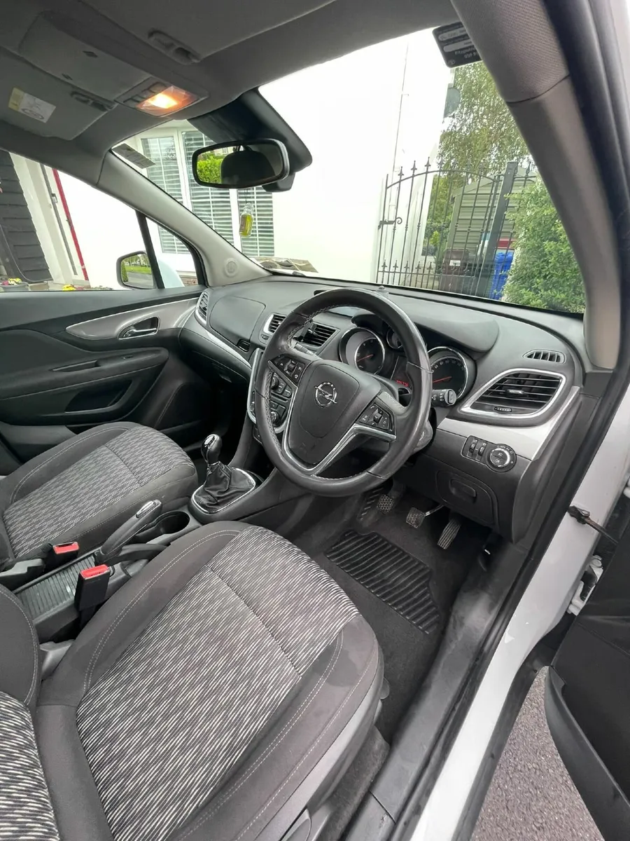 White Opel Mokka 2017 - Image 4