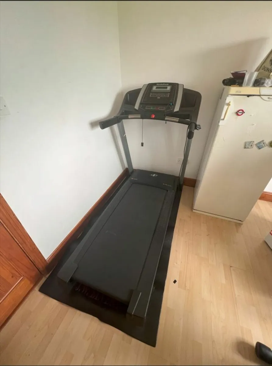 NordicTrack C100 Treadmill – Excellent Condition - Image 3