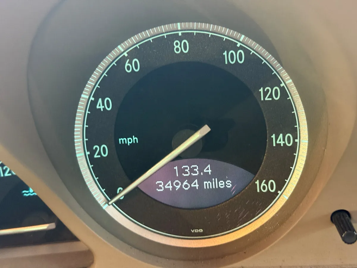 Mercedes-Benz SL350 CONVERTIBLE 34,964 MILES - Image 4