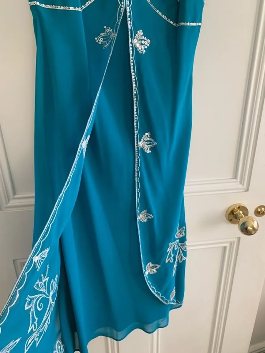 Stunning Ladies Occasion Dress: Size 10 - Perfect Outfit for Communion/Confirmation - Image 3
