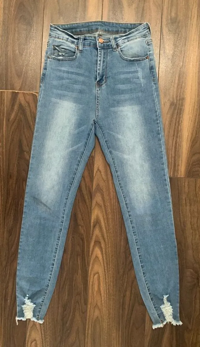 Ladies Blue Jeans: Size S (suit size 8-10)