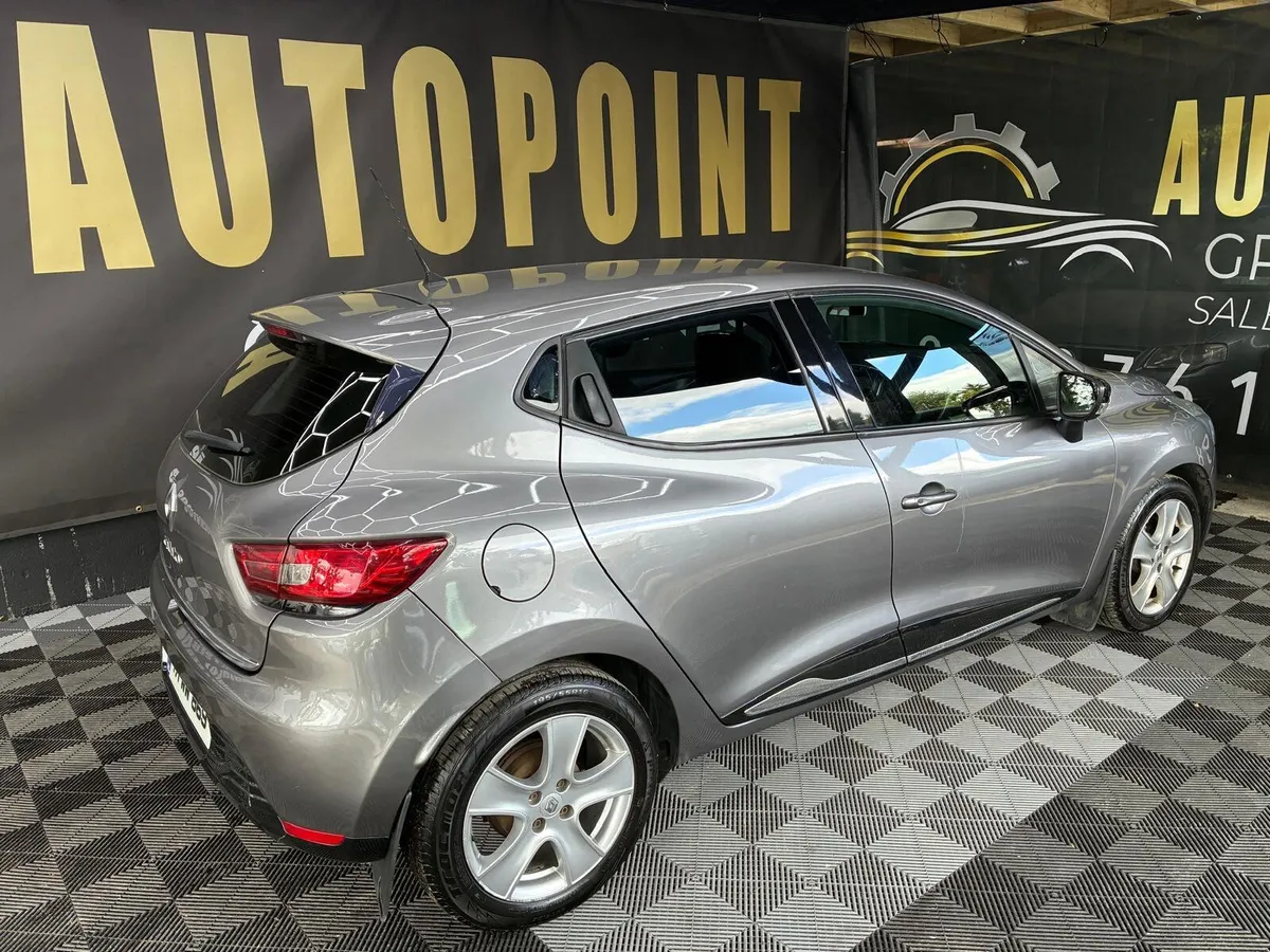 Renault Clio 2017 - Image 4