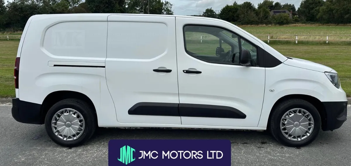 Opel Combo 2020 Crew Cab 5 Seater - Image 2