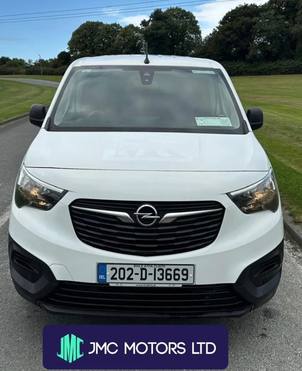 Opel Combo 2020 Crew Cab 5 Seater - Image 3