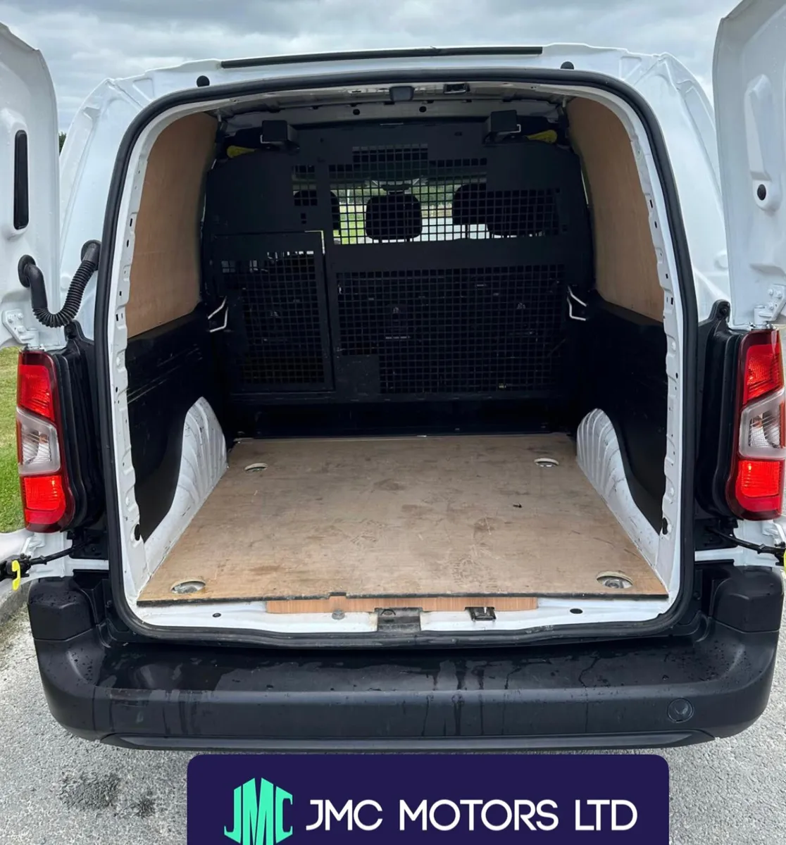 Opel Combo 2020 Crew Cab 5 Seater - Image 4