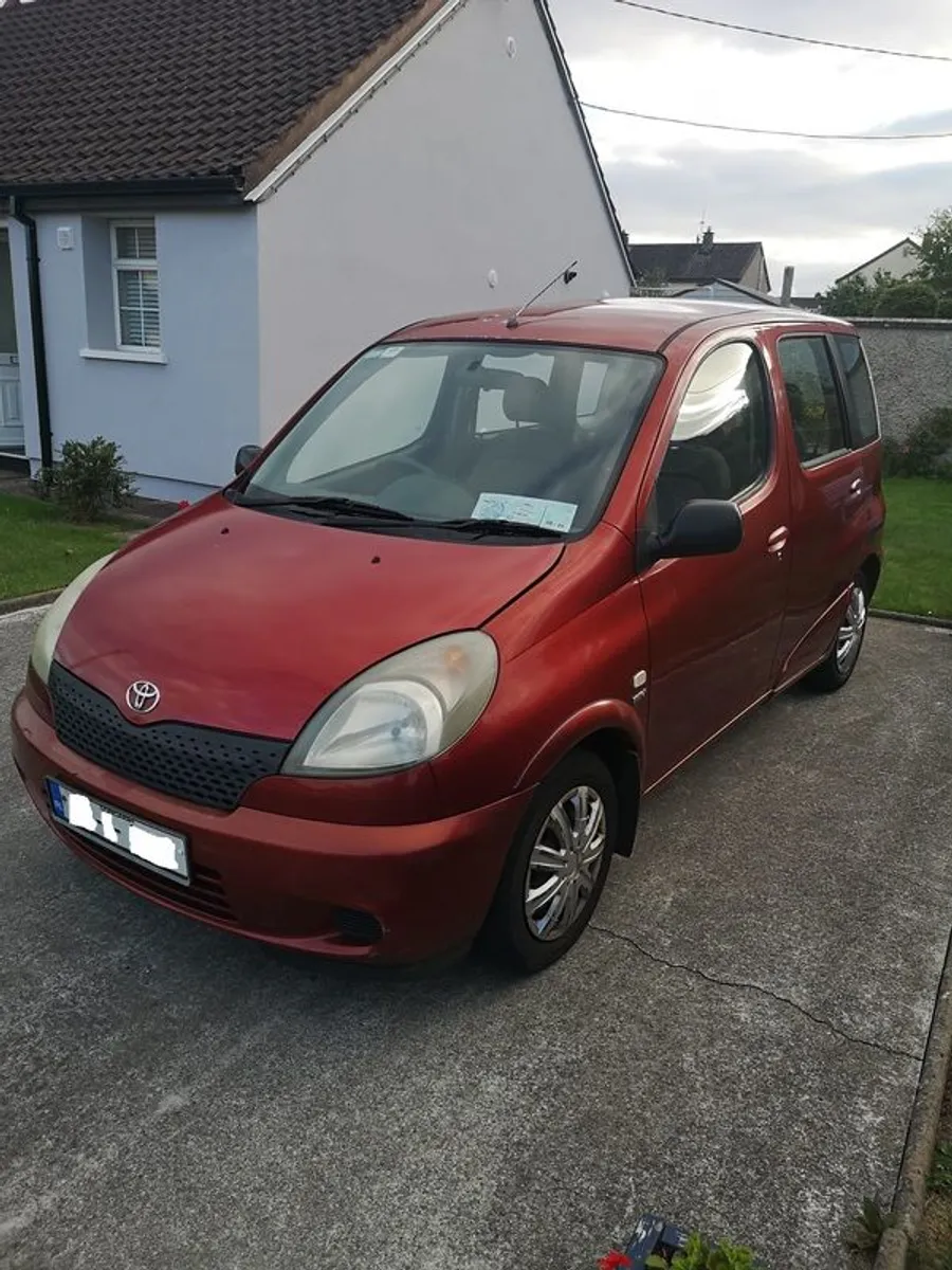 2002 Toyota Yaris Verso - Image 1