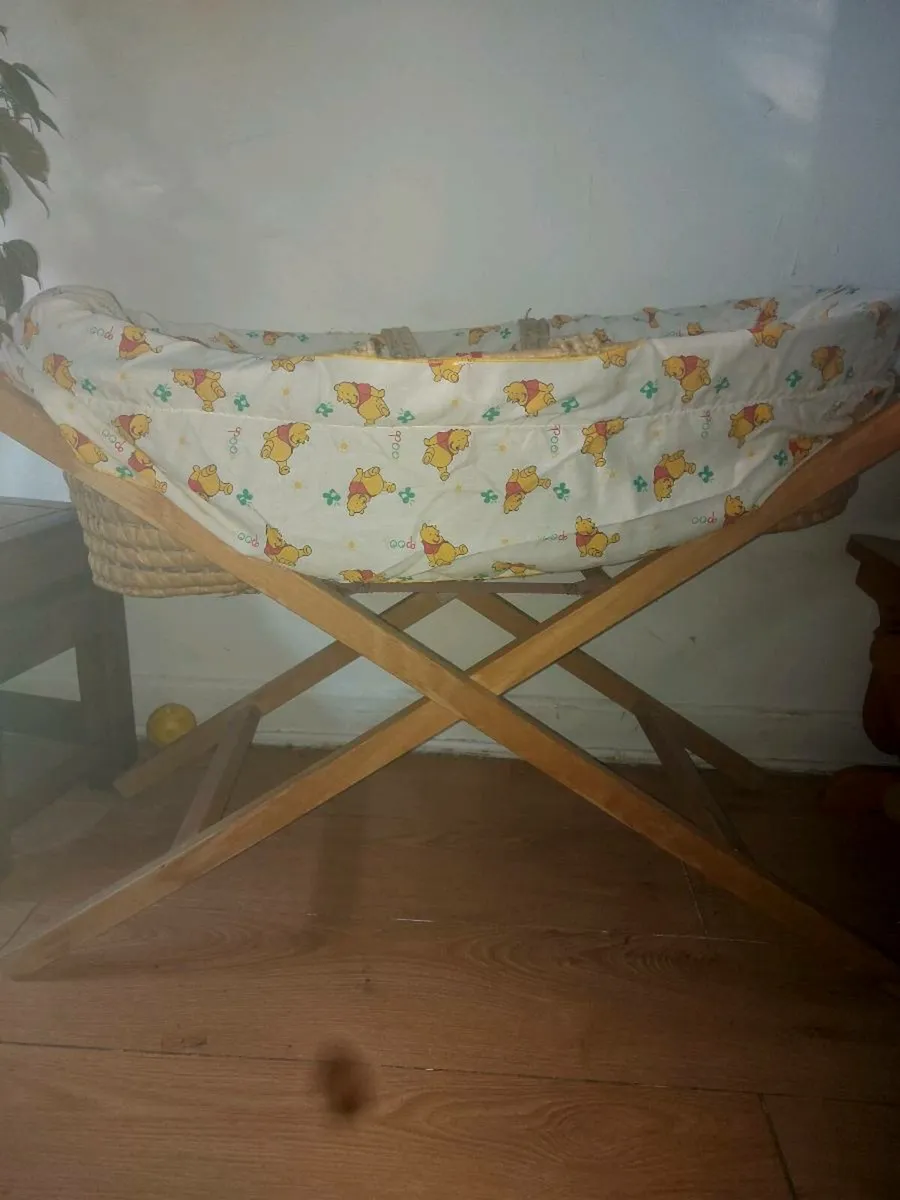 Moses basket with stand and mattress - Image 2