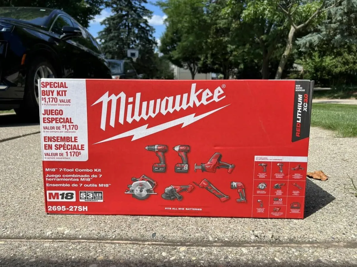 Milwaukee 2695-27SH M18 7-Tool Combo Kit - Image 1