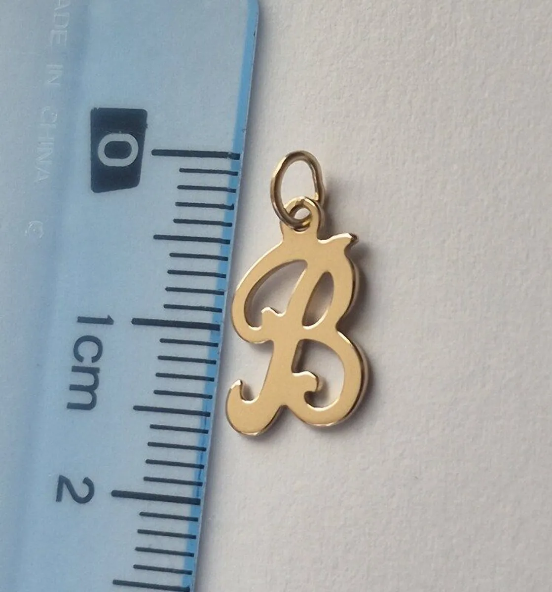 Solid 9ct Gold chain pendant letter B - Image 3
