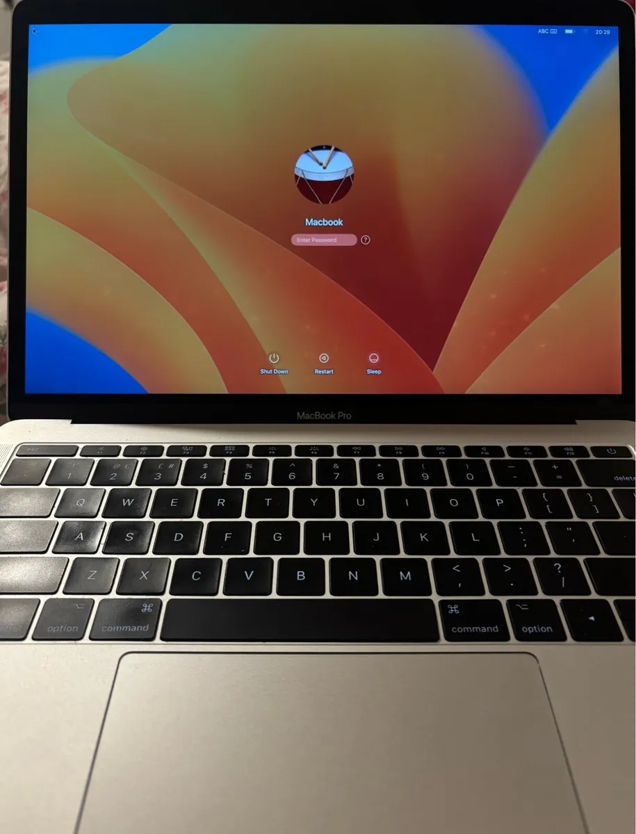 MacBook Pro 2017 - Image 1
